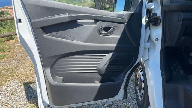 Renault Trafic image 9