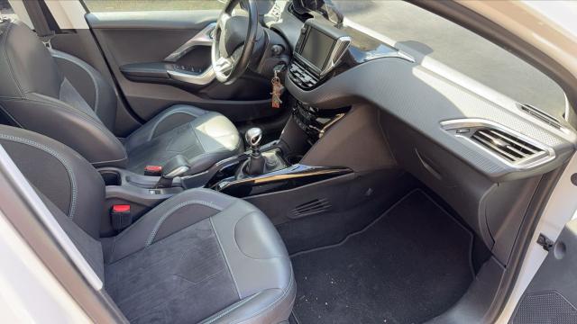 Peugeot 2008 image 7