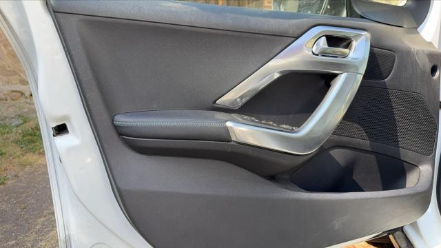 Peugeot 2008 image 4