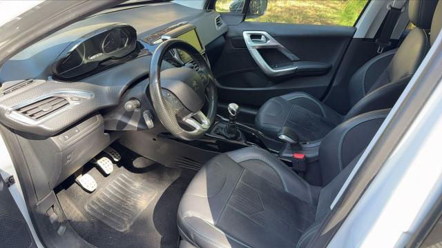 Peugeot 2008 image 3
