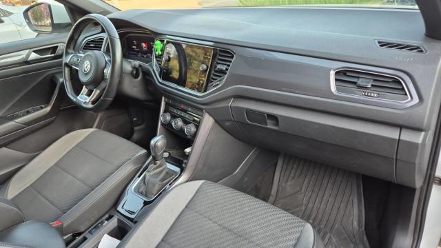 Volkswagen T-Roc image 9