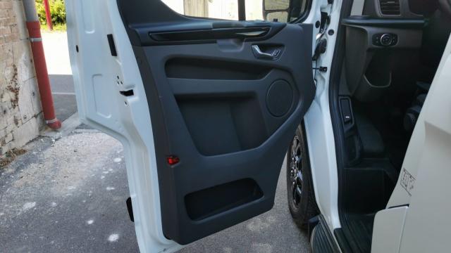 Ford Transit image 7