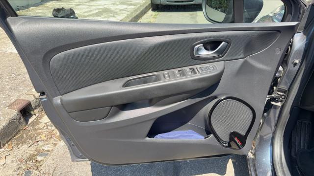 Renault Clio Estate image 4