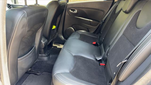 Renault Clio Estate image 2