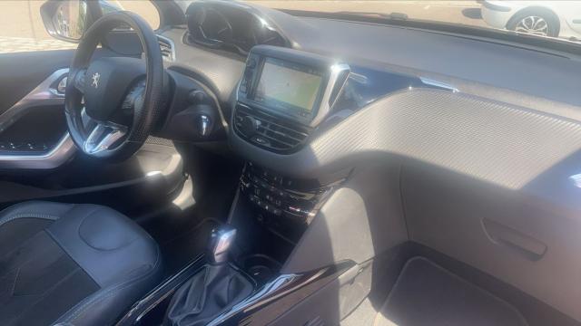 Peugeot 2008 image 2