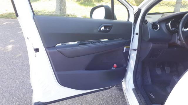 Peugeot 3008 image 2