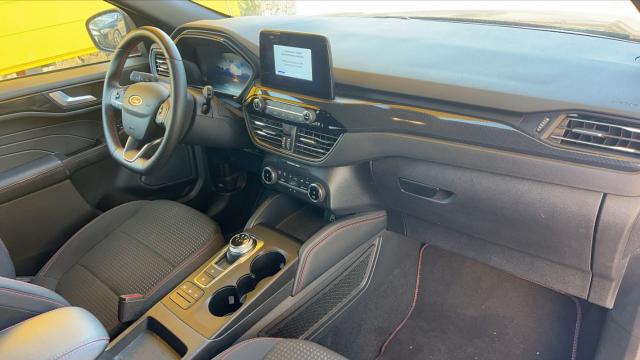 Ford Kuga image 1