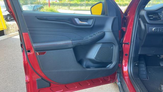 Ford Kuga image 9