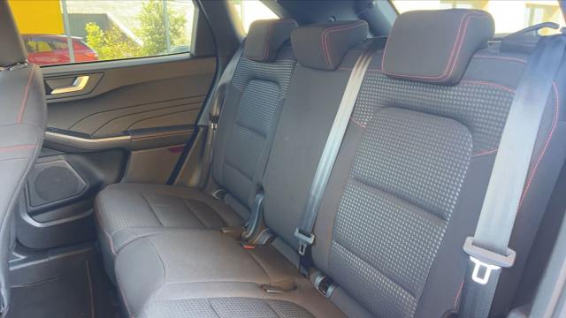 Ford Kuga image 6