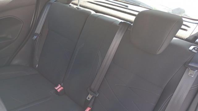 Ford Fiesta image 2