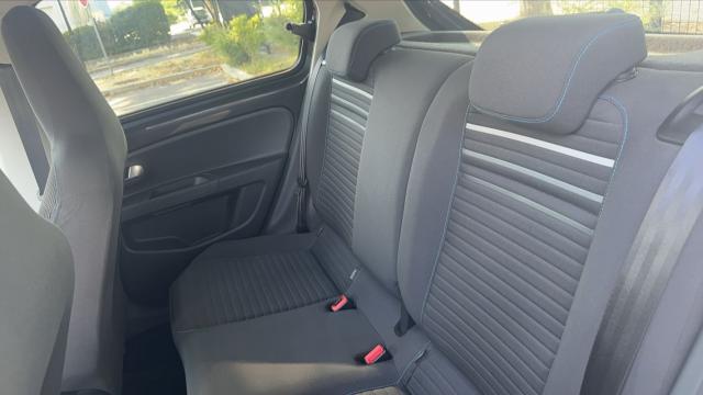 Volkswagen Up! image 9