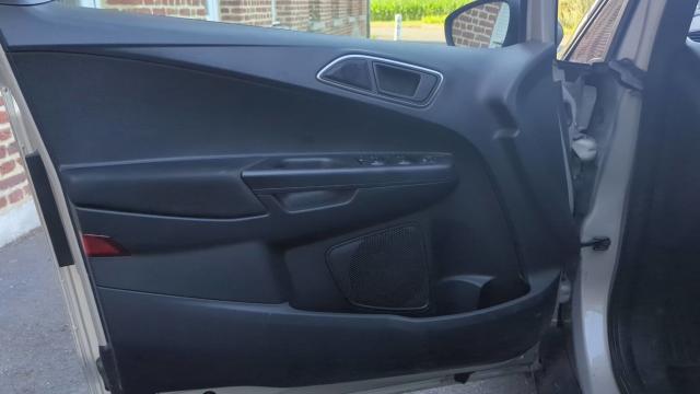 Ford B-Max image 1