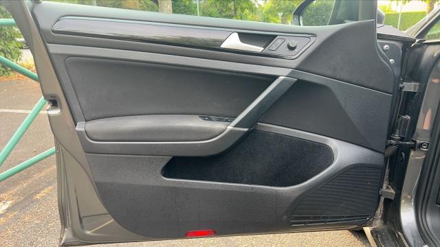 Volkswagen Golf image 6