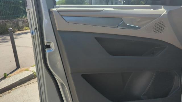 Volkswagen Multivan image 8