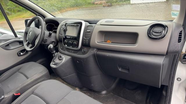 Renault Trafic image 2