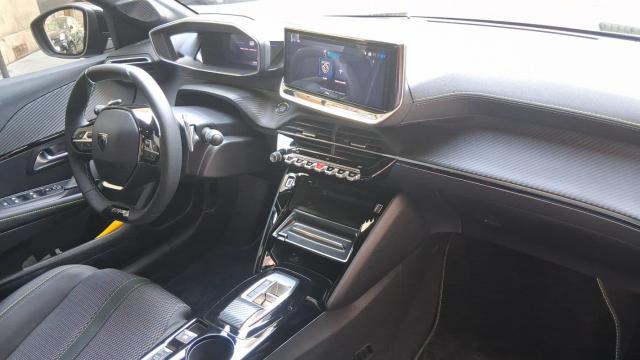 Peugeot 208 image 6