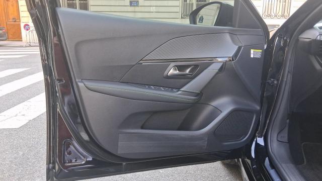 Peugeot 208 image 1