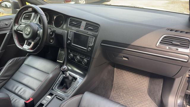 Volkswagen Golf image 6