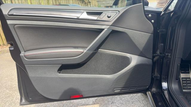 Volkswagen Golf image 7