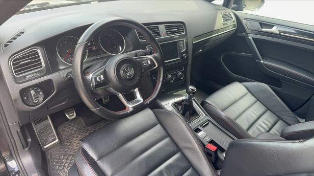 Volkswagen Golf image 8