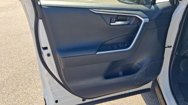 Toyota Rav4 image 2