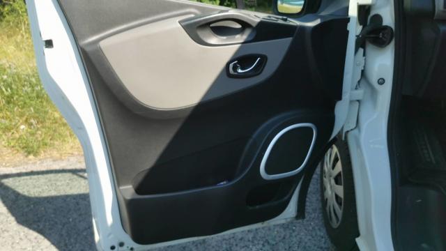 Renault Trafic image 2