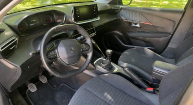 Peugeot 208 image 3