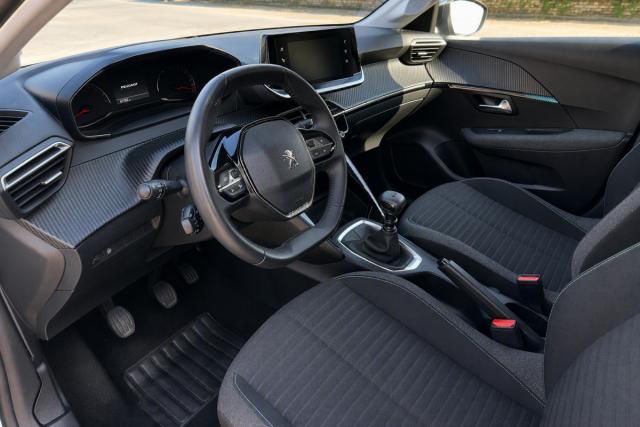 Peugeot 208 image 9