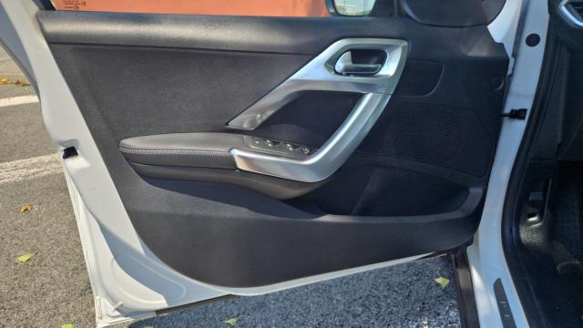 Peugeot 2008 image 4