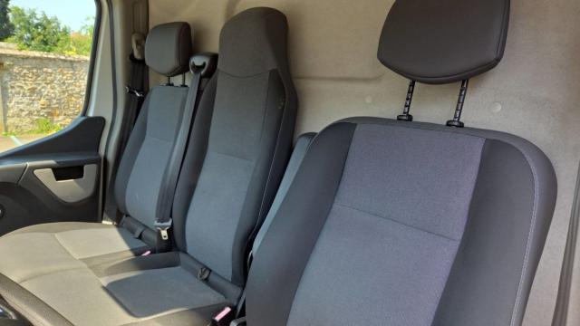 Renault Master image 1
