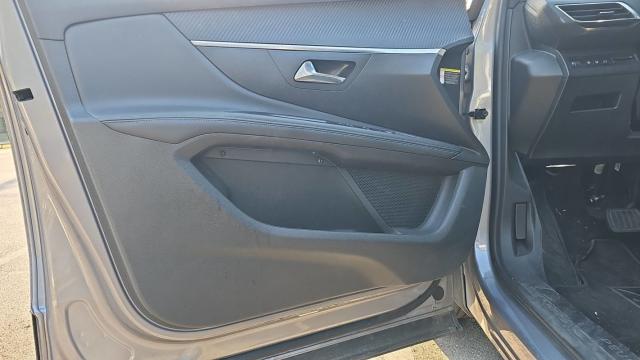 Peugeot 5008 image 1
