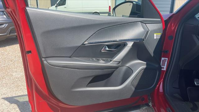 Peugeot 2008 image 8