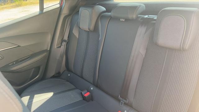 Peugeot 2008 image 3
