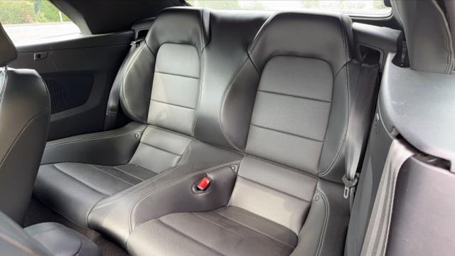 Ford Mustang image 9