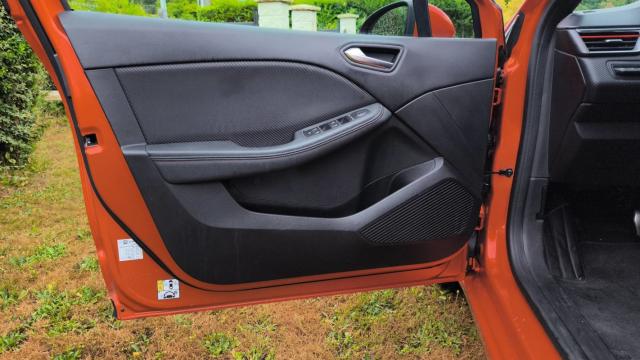 Renault Clio image 2