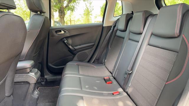 Peugeot 2008 image 2