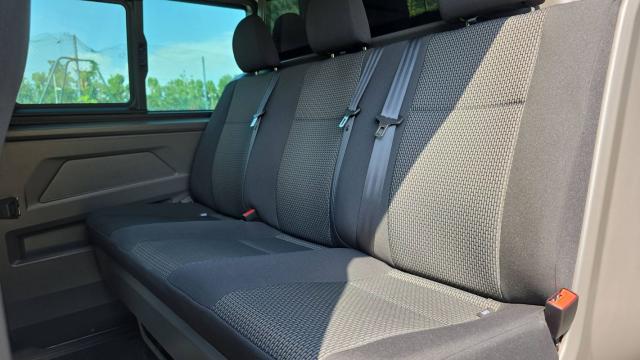 Volkswagen Transporter image 9