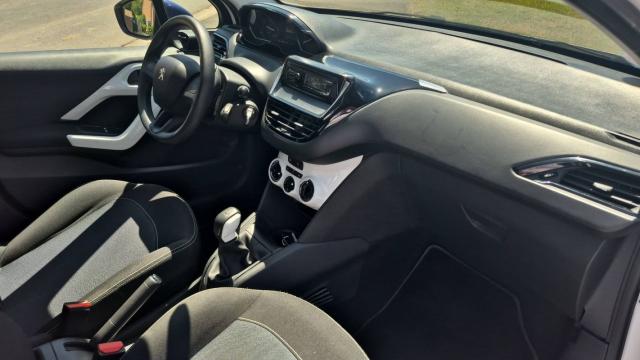 Peugeot 208 image 5