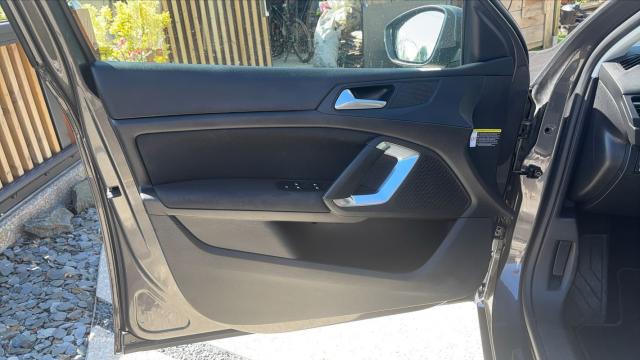 Peugeot 308 image 1