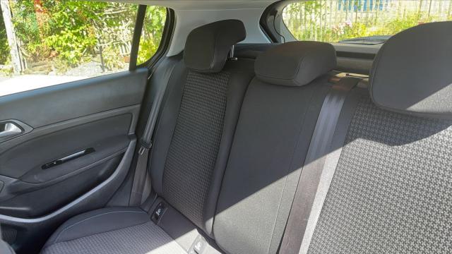 Peugeot 308 image 2