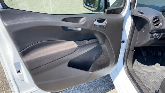 Ford Transit Courier image 6