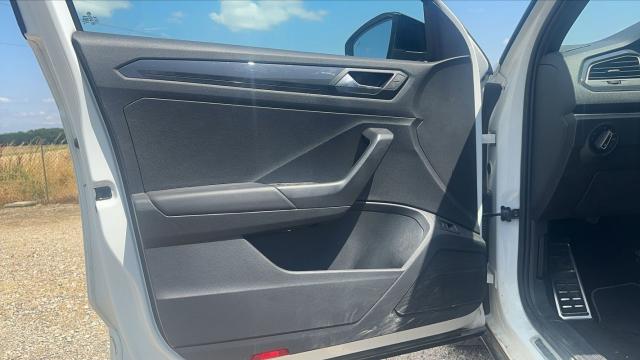 Volkswagen T-Roc image 8