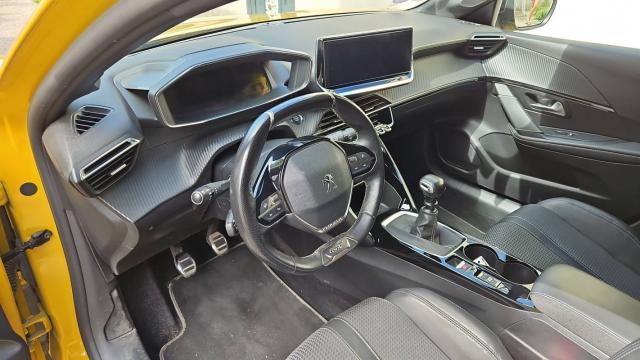 Peugeot 208 image 8