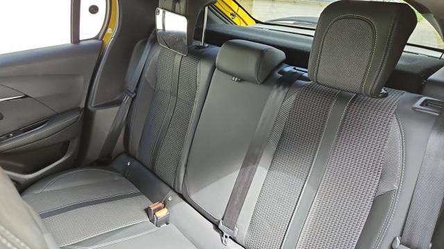 Peugeot 208 image 7