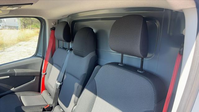 Renault Trafic image 9