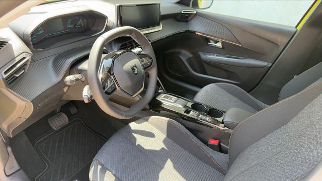 Peugeot E-208 image 8