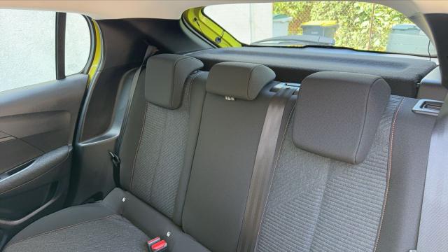 Peugeot E-208 image 1