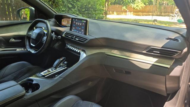 Peugeot 3008 image 2