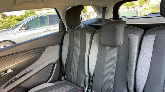 Peugeot 5008 image 2