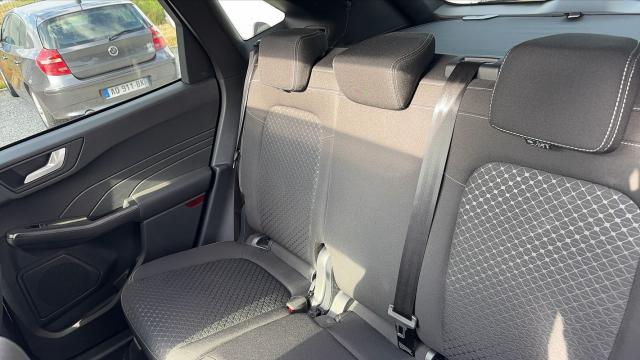 Ford Kuga image 2
